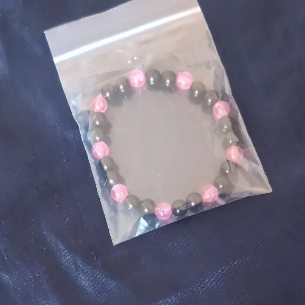 Elegant Pink and Black handmade Beaded Bracelet - Picture 5 of 5